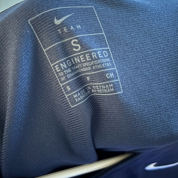 Nike Navy Blue and White Button-Up Shirt NWT Mens small - Picture 6 of 6